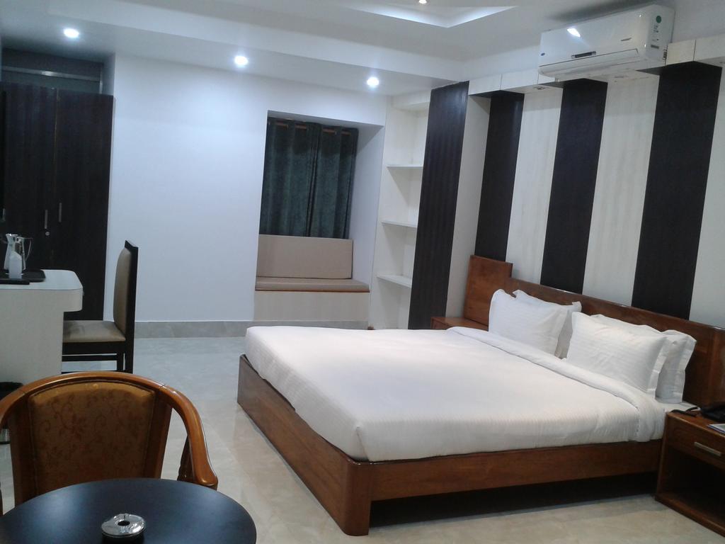 Hotel D' Sapphire Guwahati Habitación foto