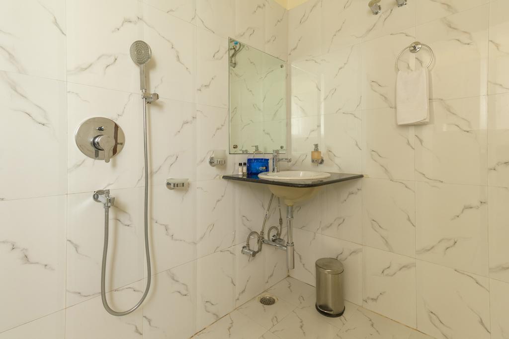 Hotel D' Sapphire Guwahati Habitación foto
